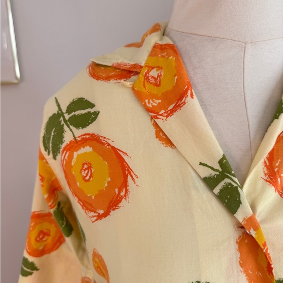 Vintage Floral Print Button-Up Women’s Top - Picture 2 of 6